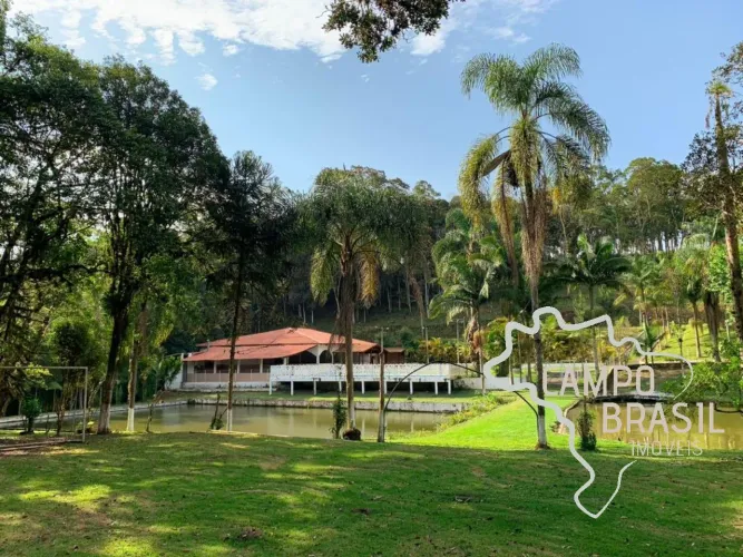 OPORTUNIDADE ! CHÁCARA 18.000M² FORMADA COM LAGO, PISCINA E CAMPO DE FUTEBOL !
