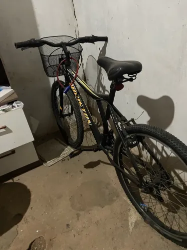 Vendo bicicleta semi nova 