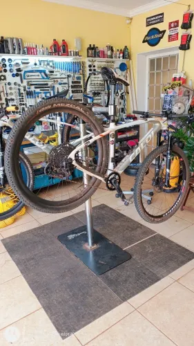 Bike Caloi Elite Carbon Racing tamanho M (upgrades)