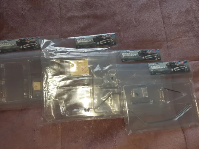Fasciculos 66, 67, 68 e 69 Dodge Charger RT Velozes e Furiosos 