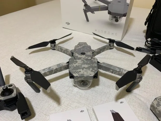 Drone DJI Mavic Pro com camuflagem