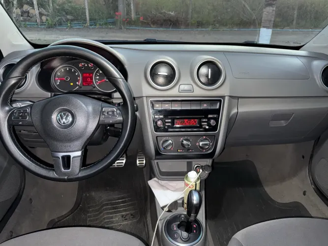 Volkswagen Gol Geração VI Comfortiline 1.6 8V Total Flex I-motion 4P 2015