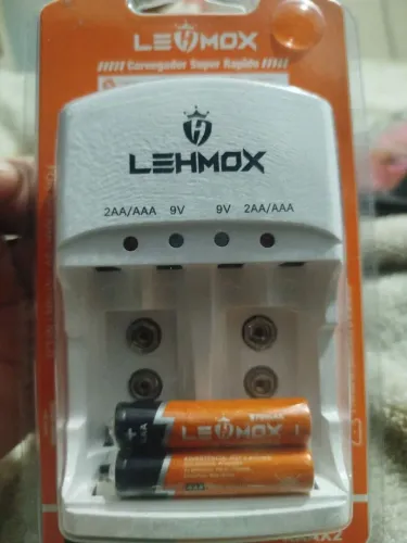 Pilhas recarregáveis e Carregador de Pilhas LEHMOX - Novo e Rápido