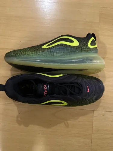 Nike Air max 720 preto volt
