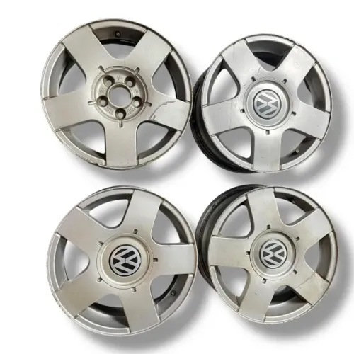 Jogo de roda Vw Golf Audi aro 15 3 tampinhas