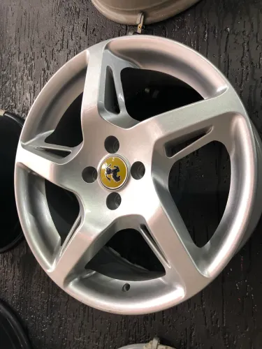 Rodas Ferrari Rocket 17 4x100 Volkswagen Gm Fiat Hyundai jogo de 5 Rodas