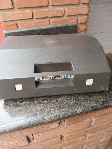 Maquina de escrever REMINGTON 33L