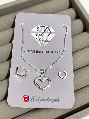 Conjunto colar e brinco coração, em Prata 925