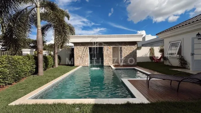 Casa à venda com 03 suítes, no Residencial Portal São Clemente em Limeira/SP.