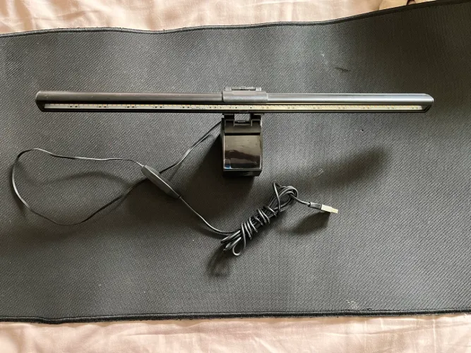 Luz de monitor para área de trabalho