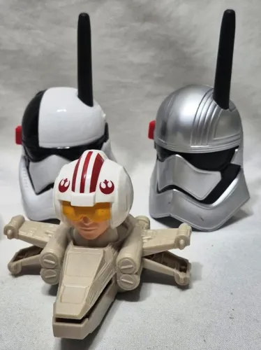 Star Wars Kylo Walkie Talkie e Nave Miniatura Itens de Colecionador
