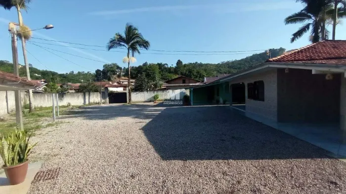 Casa à venda no bairro Volta Grande