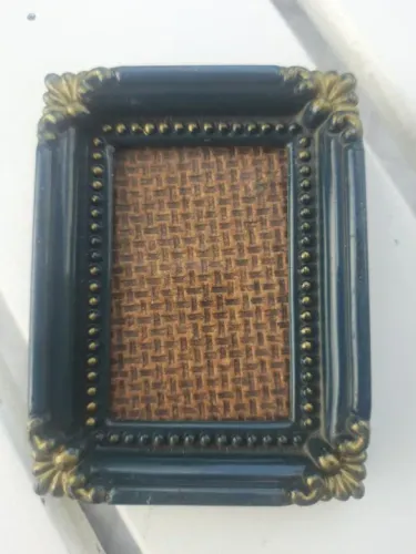 Moldura para quadro antigo em madeira e vidro peça em miniatura 9cm x 7cm