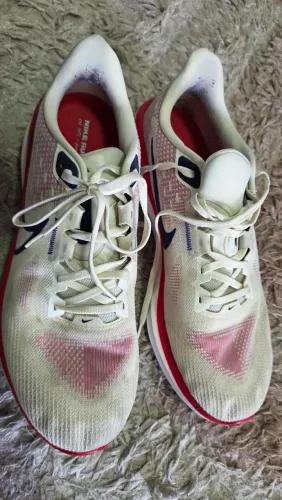 NIKE VOMERO 17 44