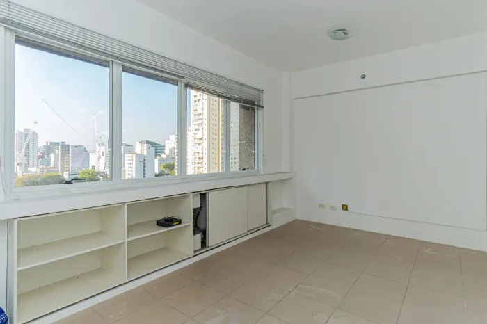 Imóvel para aluguel possui 28 metros quadrados em Liberdade - São Paulo - SP