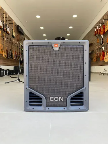 1 caixa ativa sub JBL e o N 518