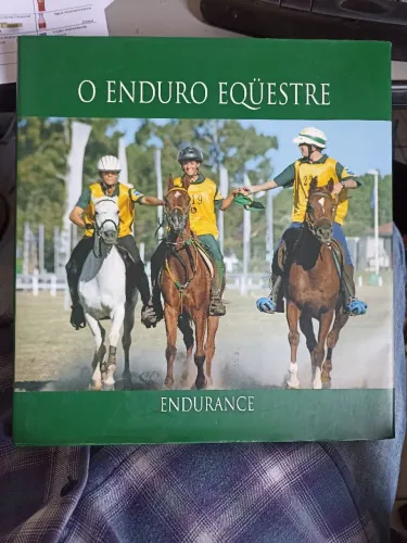 Livro enduro equestre endurece capa dura