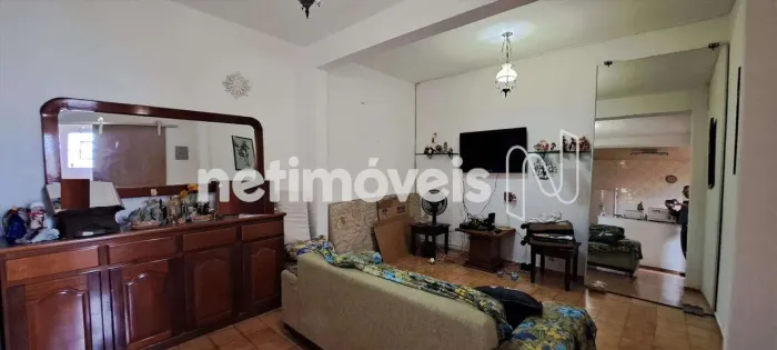 Casa à Venda no Bairro São Paulo  Duas Casas Independentes, Barracão e Garagem para 3 Carr