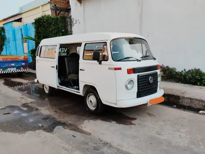 Volkswagen Kombi Lotação 1.4 MI Total Flex 8V 2013