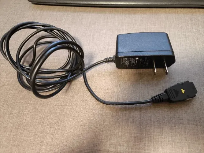 Carregador LG antigo - UC0104-06 - Usado