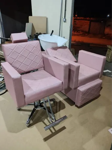 Lavatório e cadeira giratória 