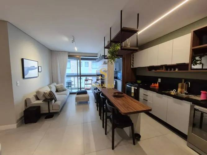 Apartamento com 2 suítes e 2 vagas em Condominio Completo em Jurerê Internacional