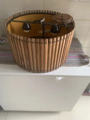 Lustre de madeira rústico com 2 luzes