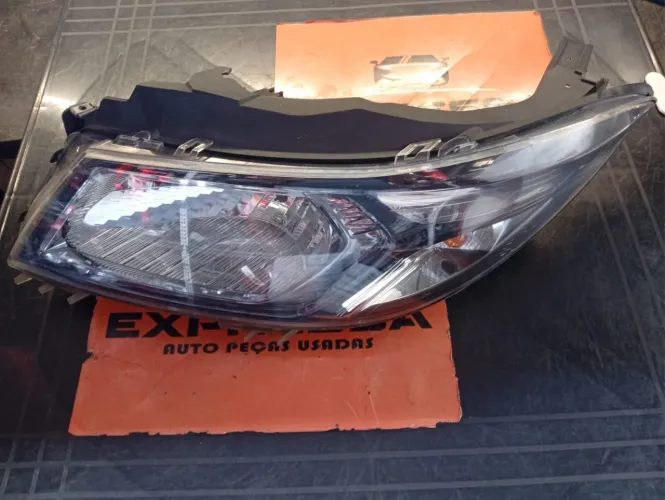 Farol esquerdo Onix 2013 a 2018 máscara negra original