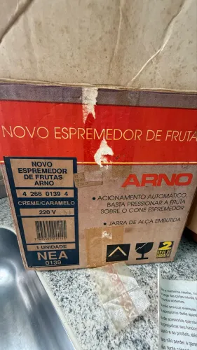 Espremedor de fruta Arno 220V