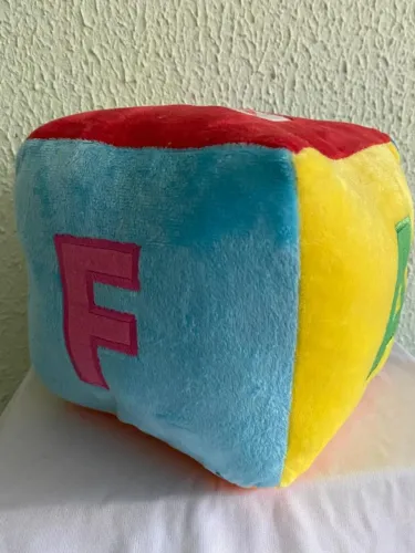 Quadrado infantil com sininho em pelúcia de 25 cm 
