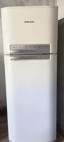 VENDO REFRIGERADOR ELETROLUX DF50 430L