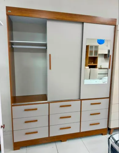 Guarda Roupa Casal 3 Portas 9 Gavetas com Espelho