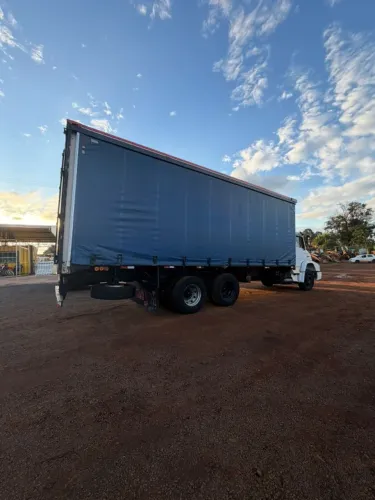 Carroceria Sider Pra Truck 8x2,60M Ano 2015