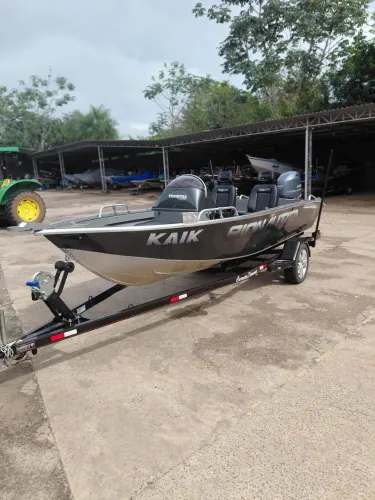Lancha 17 pés com 60 hp . Tudo 2024
