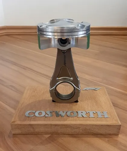 Pistão e Biela de Fórmula 1 Motor Cosworth V10 F1