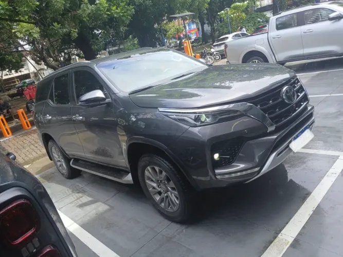 Toyota Hilux SW4 SRX 4X4 2.8 TDI 16V Dies. Aut. 2024