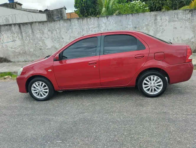Toyota Etios XLS Sedan 1.5 Flex 16V 4P Mec. 2013