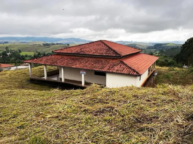 Chácara encantadora à Venda no Bairro Espírito Santo em Paraibuna-SP