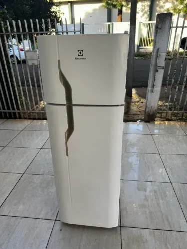Geladeira Electrolux de 251 litros (Entrego)