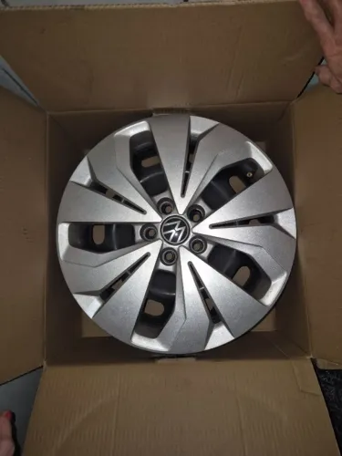 RODAS DE FERRO E CALOTAS ORIGINAIS VW TCROSS - JOGO DE 4 ARO 16 - PERFEITAS SEM AVARIAS