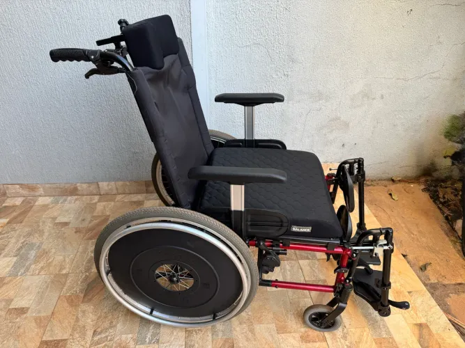 Cadeira de Rodas AVD Reclinável Ortobrás Vermelho Perolizado
