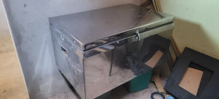 Vendo Caixa Térmica 100% INOX com vedação de borracha e paredes grossas Para: QUENTE/FRIO