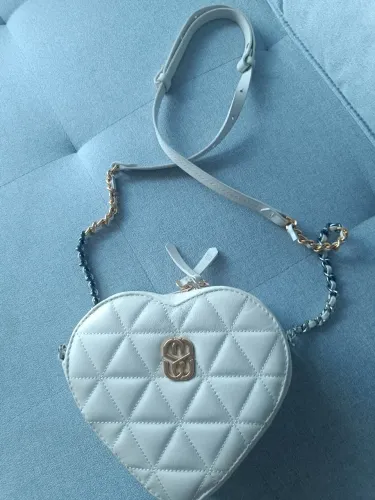 Bolsa Schutz love coração