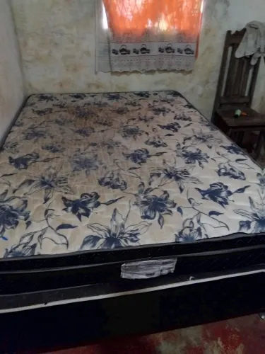 Vendo uma cama de casal seme nova