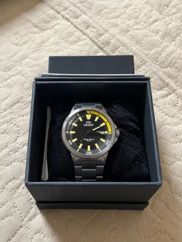 Relógio Orient Masculino Preto e Amarelo + Caixa Original
