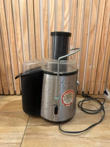 Juicer sucos vender logo