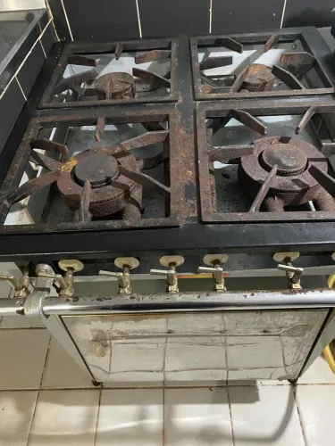 Fogão Industrial Venâncio 4 Bocas GLP Com Forno Linha Extra