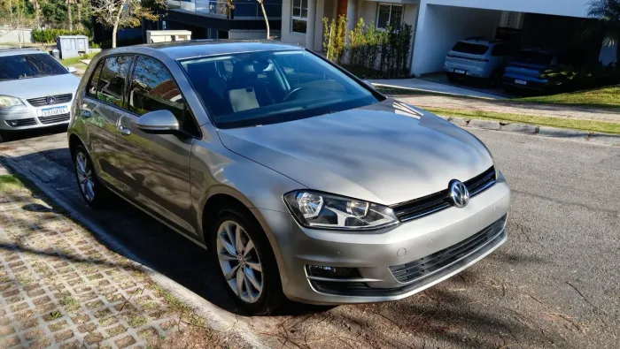 Volkswagen Golf Comfortline 1.6 MSI Total Flex Aut. 2016