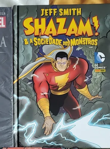 HQ Shazam e a sociedade dos monstros