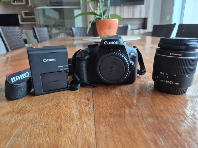 Canon Rebel T100 com pouco uso